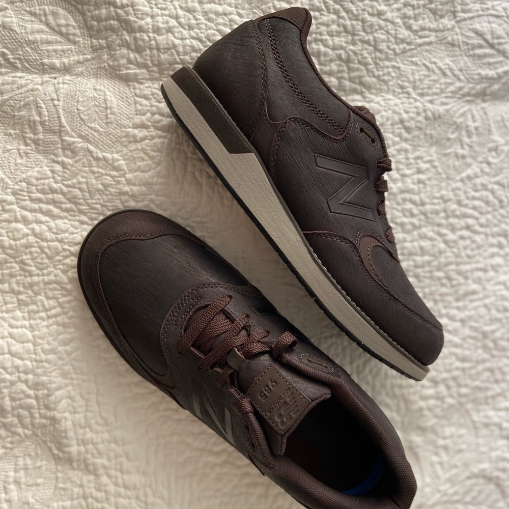 New Balance 985 Size 9 1/2M